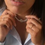 שרשרת טניס ייחודית בשילוב לוגו